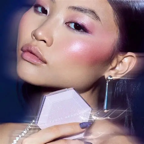 Fenty Beauty- Diamond Bomb Highlighter